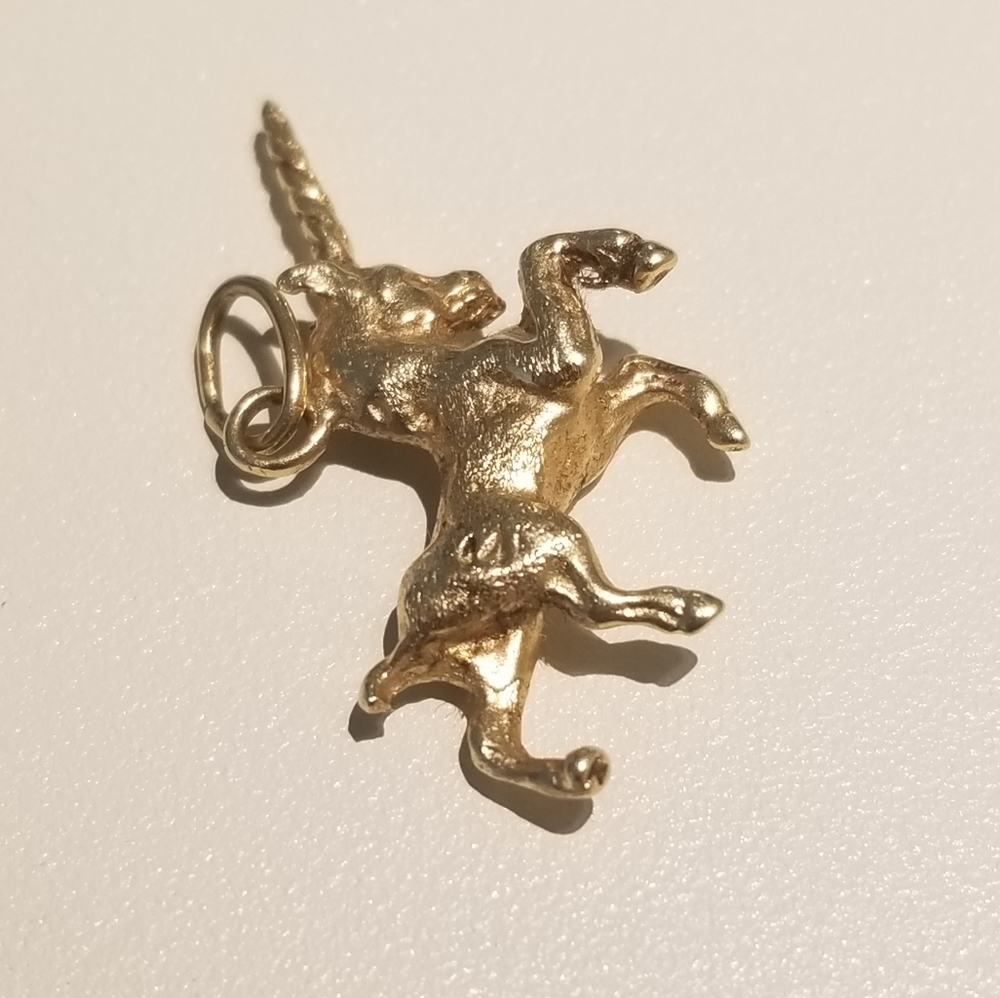 VTG 14k gold unicorn charm